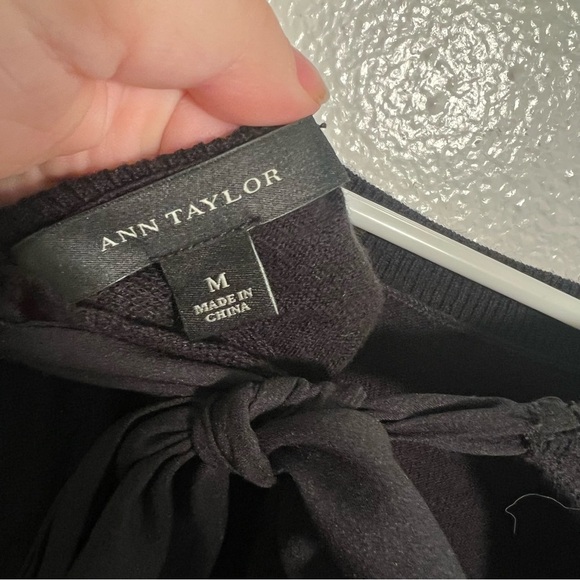 Ann Taylor Sweater Blouse Black Light Pink M - Picture 10 of 10